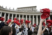 Vodilni izganjalec hudiča v Vatikanu: "15-letnico so ugrabili in ubili zaradi spolnih zabav"