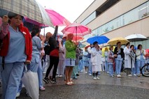 Del medicinskih sester v UKC Ljubljana znova napoveduje stavko
