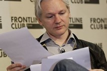 V živo: Še zadnji del Assangeve oddaje pred odločitvijo o izročitvi Švedski