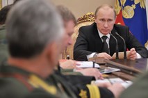 Putin prvo turnejo v tujini začenja v Minsku