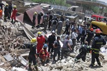 V samomorilskem napadu v Bagdadu umrlo 23 ljudi, več deset je ranjenih