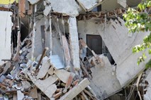 Število žrtev potresov v Italiji naraslo na 25; Slovenska karitas zbira pomoč