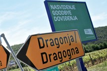 Vozniki, pozor: Na Dragonji s hrvaške smeri kolona dolga že deset kilometrov