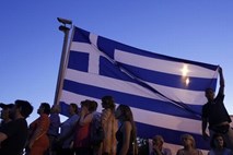 "Nevarno nedelovanje" Grčije pred volitvami, po katerih državo čakajo "kritične" odločitve