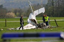 V letalski nesreči pri Reki ena oseba lažje poškodovana
