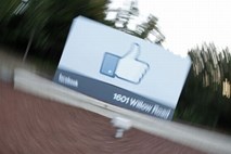 Facebook je tožba zaradi "sponzoriranih statusov" stala 10 milijonov dolarjev