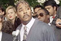 Rodneyja Kinga, najbolj znano žrtev policijskega nasilja v ZDA, našli mrtvega v bazenu