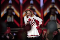 Paranoična Madonna se boji, da bi se kdo dokopal do njenega DNK