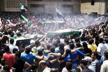 Sirske protivladne sile po Asadovem govoru razstrelile provladno televizijsko hišo