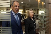 Lavrov in Clintonova o Siriji pred konferenco v Ženevi
