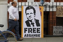 Ekvadorski zunanji minister: Obtožbe zoper Assangea so smešne