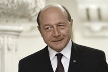 Romunski parlament razpravlja o odstavitvi predsednika Basescuja
