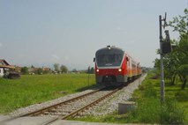 Nesreča: Pri postaji Bohinjska Bistrica se je iztiril vlak