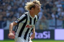 Miloš Krasić iz Juventusa prestopil v Fenerbahče, Aquilani okrepil Fiorentino