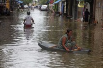 Tajfun Kai Tak terjal več življenj v Vietnamu in na Kitajskem