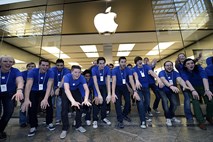 Od trnja do zvezd: Apple na poti, da postane največja tehnološka družba na svetu