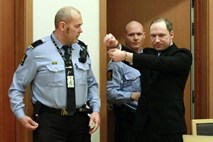 Breivik ob razglasitvi sodbe ta petek pripravlja posebni izjavi