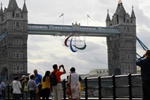 V londonu prižgali paraolimpijski ogenj