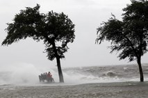 Foto: Orkan Isaac povzroča težave na jugovzhodu Louisiane in bližnjih zveznih državah