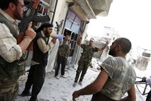Sirski uporniki z novo taktiko v Alepu