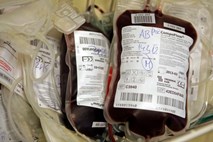 Po vseh zapletih za tretjino nižja cena zdravil iz krvi
