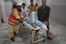 Pakistan: Samomorilski napad na vozilo ameriškega veleposlaništva