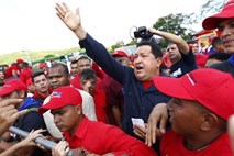 Chavez tokrat nagovarja bogate: Volite me, ali pa se pripravite na državljansko vojno