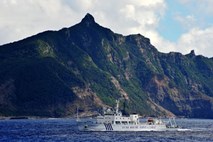 V bližino spornega otočja priplulo šest kitajskih ladij