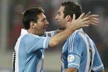 Perujski reprezentant Zambrano: Messi in Higuain sta deklici, nogomet je igra za moške