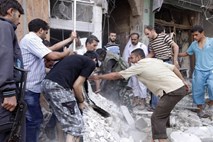 Sirski uporniki za živega ali mrtvega Asada razpisali nagrado v višini 25 milijonov dolarjev