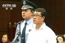 Nekdanjemu kitajskemu protimafijskemu "super policistu" 15 let zapora