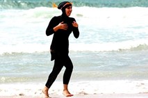 Nemško sodišče: Muslimanska deklica mora obiskovati mešane plavalne razrede
