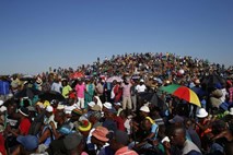 V Južnoafriški republiki odpuščenih 12.000 delavcev v rudniku platine
