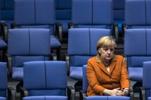 Vrh EU: Angela Merkel znova pozvala k pravici do veta za državne proračune