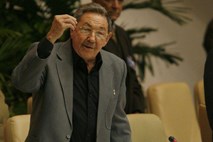 Raul Castro nadaljuje odpiranje vrat