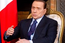 Berlusconi napovedal vrnitev v politiko