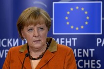 Merkel: Ne moremo se ustaviti na pol poti