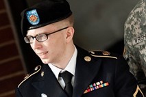 Vojak Bradley Manning ponudil delno priznanje krivde