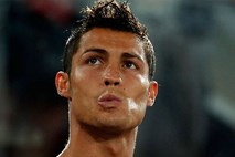 Ronaldo ponovno nezadovoljen: zahteva tretma in plačo, kot ju ima Messi