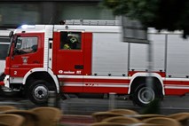Požar v Ljubljani: uničena avto in garaža