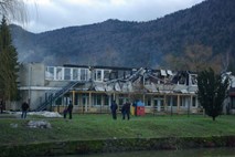 V požaru šole v Kočevju po prvih ocenah za 1,5 milijona evrov škode