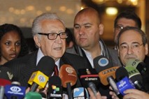 Lavrov in Brahimi še verjameta v možnost politične rešitve v Siriji