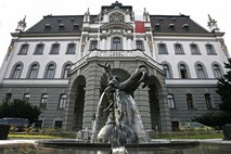 Rektorja univerz v Ljubljani in Mariboru znova sprašujeta Turka o namenu porabe 16 milijonov evrov