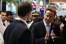 Vodja britanske opozicije: Cameron državo kot mesečnik vodi iz EU