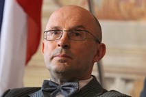 Jože Dežman na čelu Arhiva RS, vlada direktorjev direktoratov na MIZKŠ ni potrdila