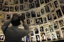 Dan spomina na holokavst: Pogled sodobne družbe mora biti usmerjen v prihodnost, zgodovina pa mora biti njena učiteljica