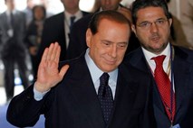 Berlusconi s pismom o vračilu davkov ujezil nasprotnike