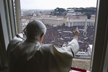 Odhajajoči papež se namerava še intenzivneje posvetiti molitvi