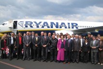 Ryanair naj bi kupil do 200 boeingov