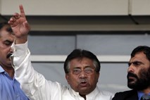 Mušaraf se je kljub grožnjam s smrtjo vrnil v Pakistan: Prišel sem, da rešim to državo